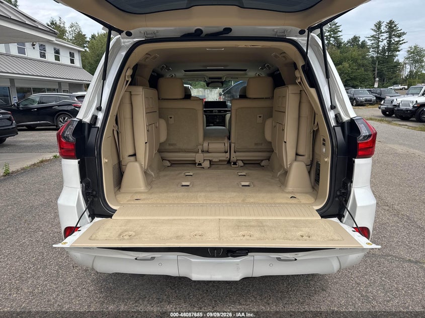2016 LEXUS LX 570 auction photo 6