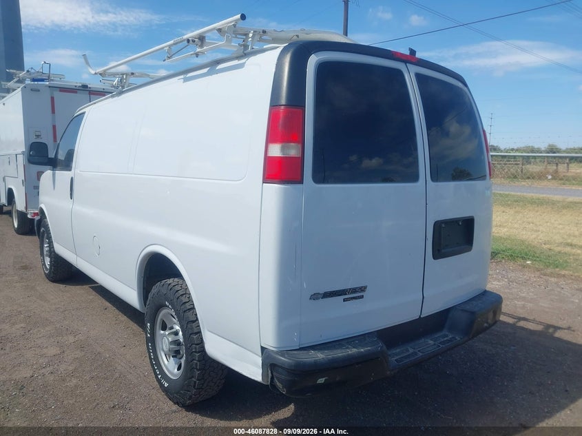 2016 CHEVROLET EXPRESS 2500 auction photo 3