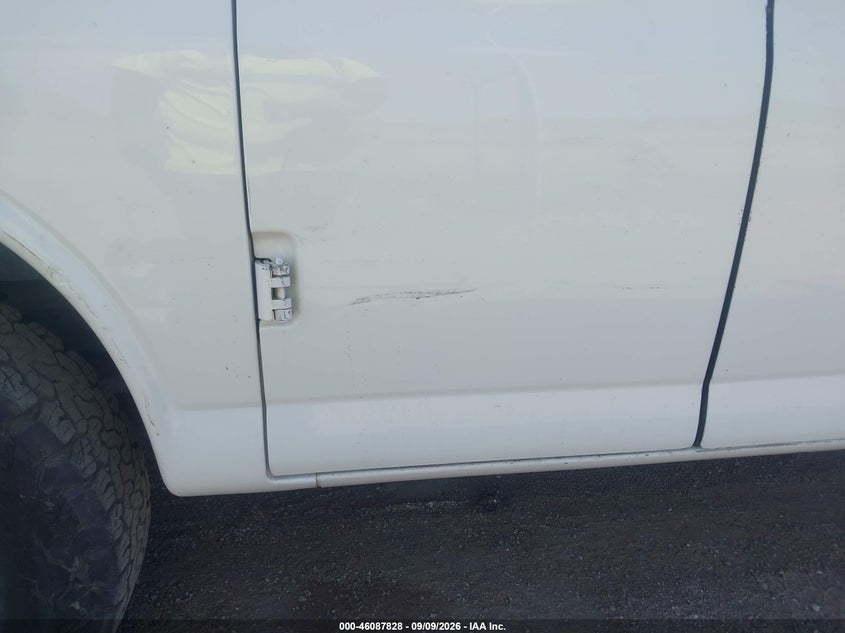 2016 CHEVROLET EXPRESS 2500 auction photo 6