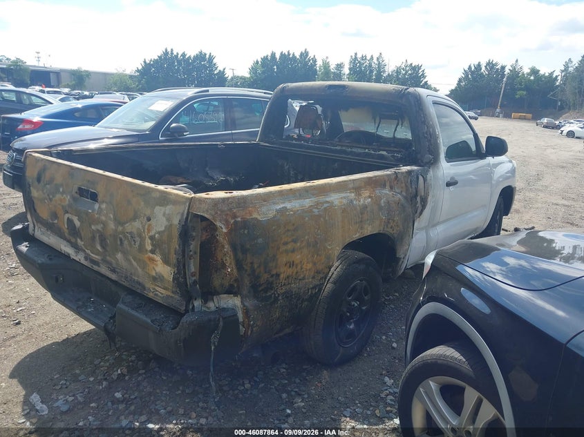 2014 TOYOTA TACOMA auction photo 4