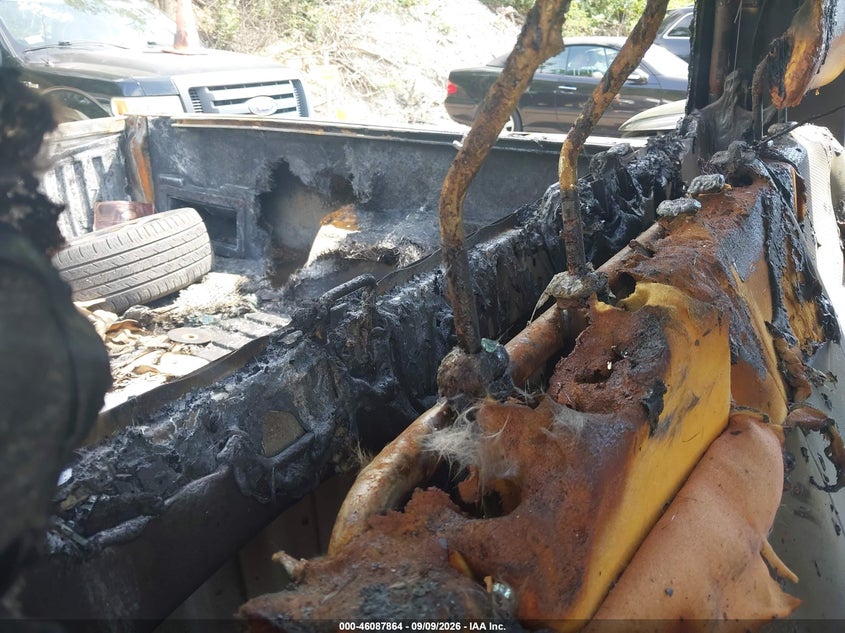 2014 TOYOTA TACOMA auction photo 8