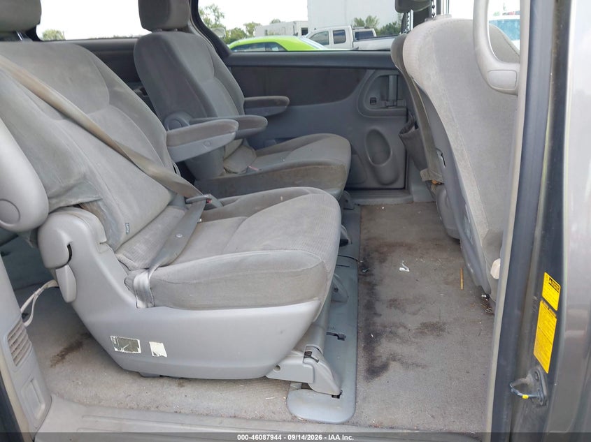 TOYOTA SIENNA 2004 VIN 5TDZA23CX4S093313