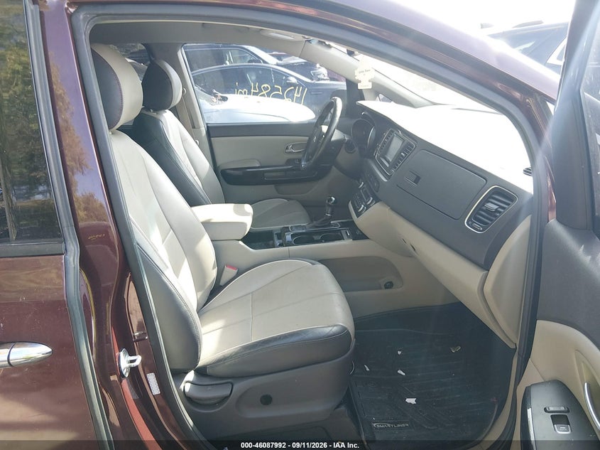 2015 KIA SEDONA auction photo 5