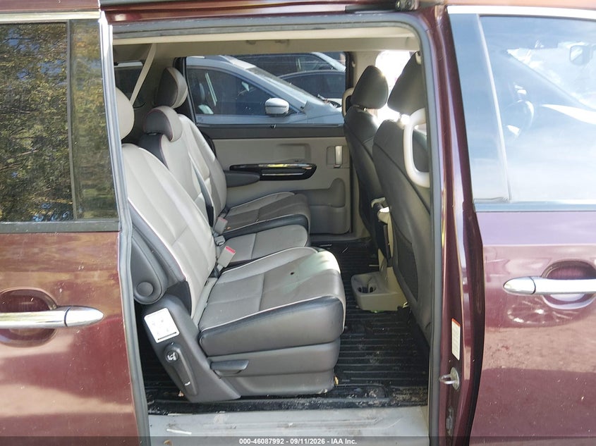 2015 KIA SEDONA auction photo 8