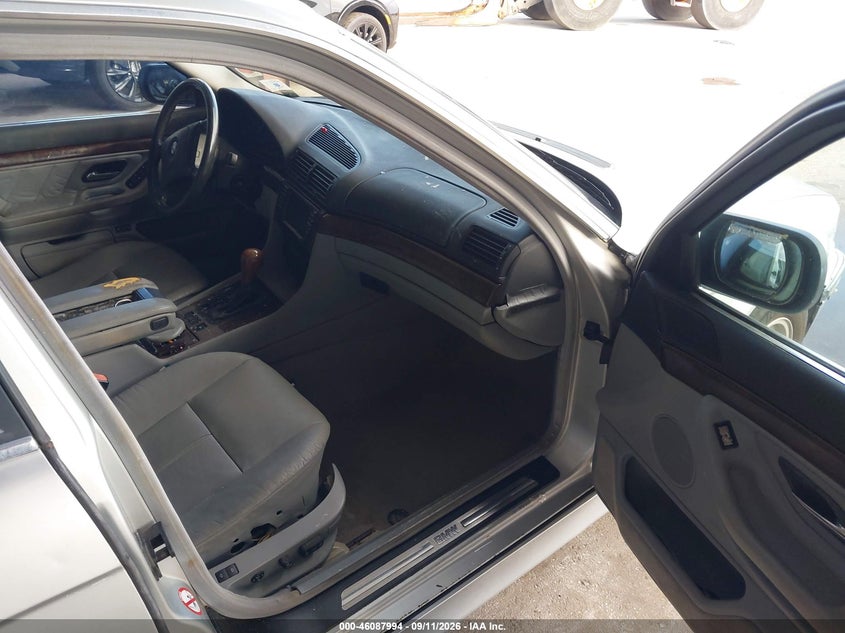 2001 BMW 740IL auction photo 5