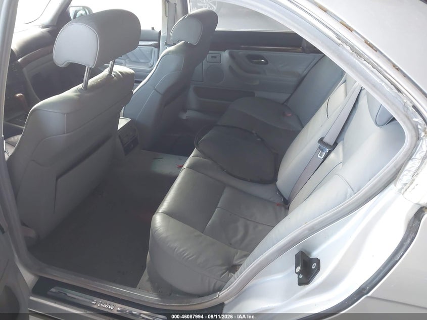 2001 BMW 740IL auction photo 8