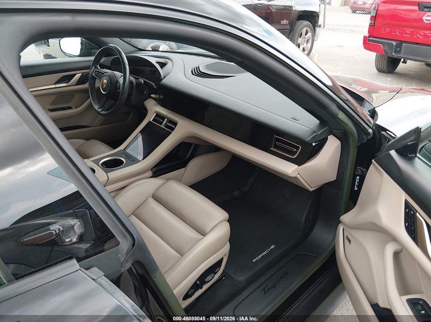 2022 PORSCHE TAYCAN auction photo 5
