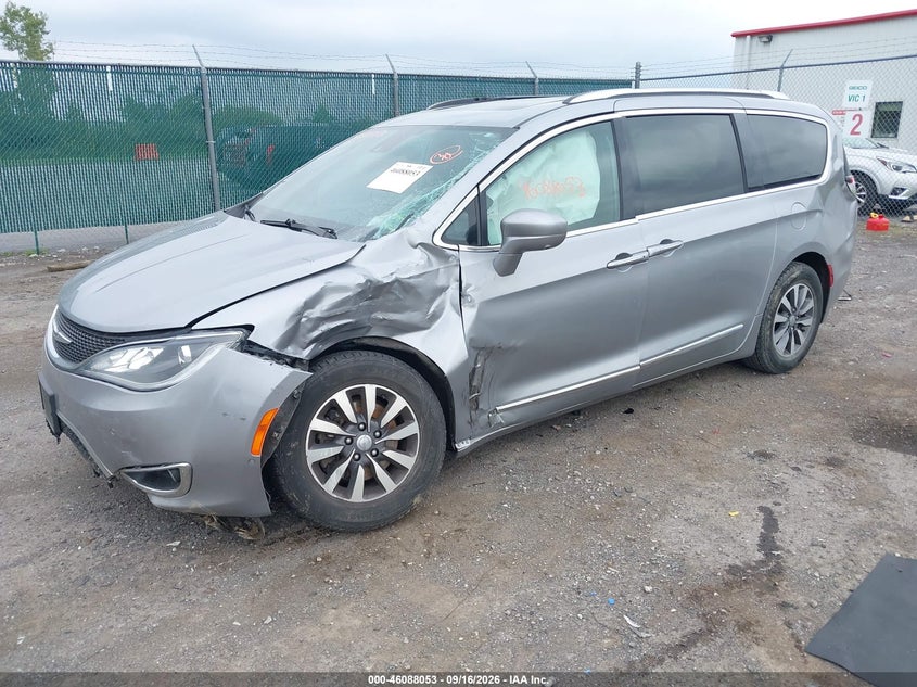 Vin: 2c4rc1eg5lr132823, lot: 46587660, chrysler pacifica 35th anniversary touring l plus 20202
