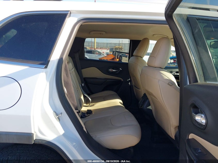 2015 JEEP CHEROKEE auction photo 8