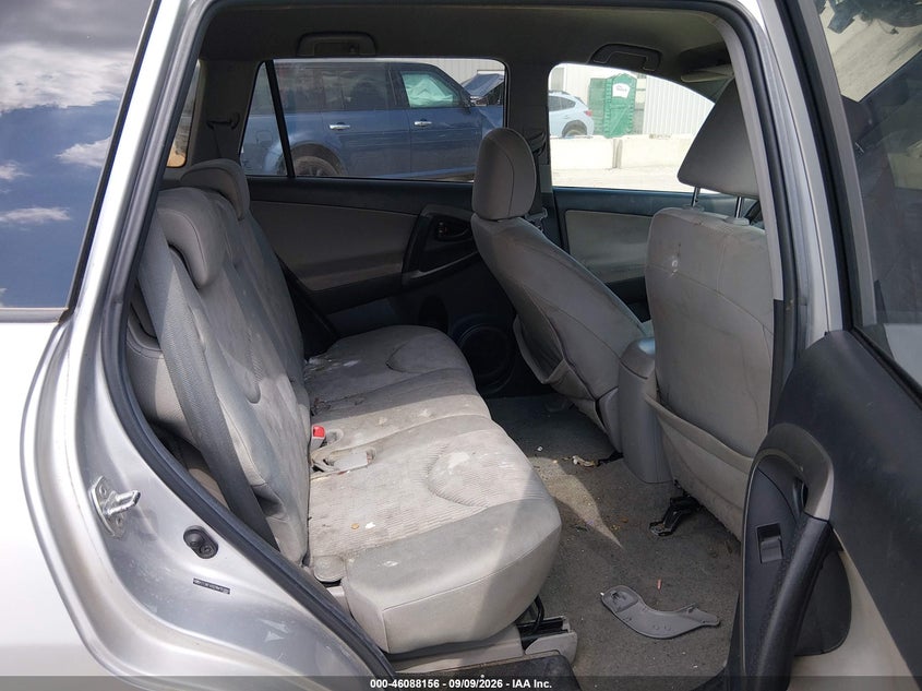 2011 TOYOTA RAV4 auction photo 8