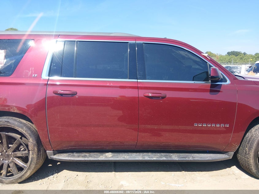 CHEVROLET SUBURBAN - zdjęcie 13