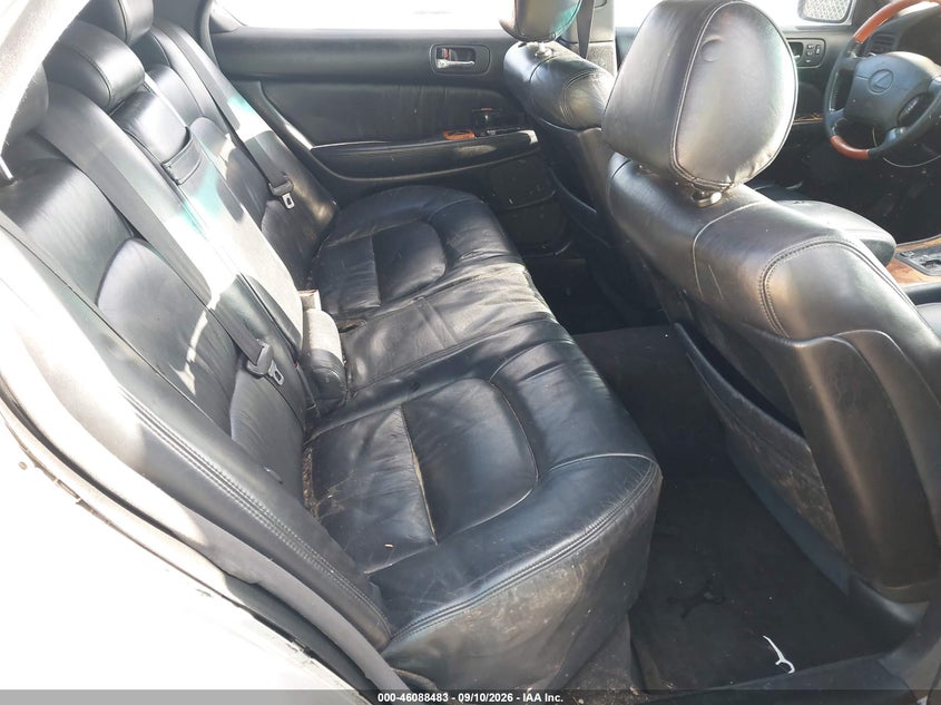 2000 LEXUS LS 400 auction photo 8