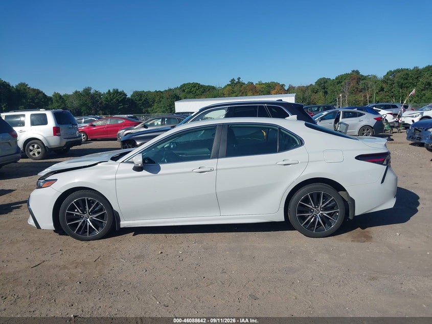 TOYOTA CAMRY - zdjęcie 14