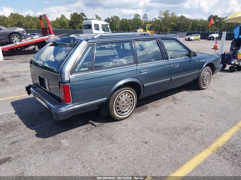 1994 OLDSMOBILE CUTLASS CRUISER auction photo 4
