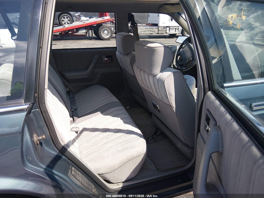 1994 OLDSMOBILE CUTLASS CRUISER auction photo 8