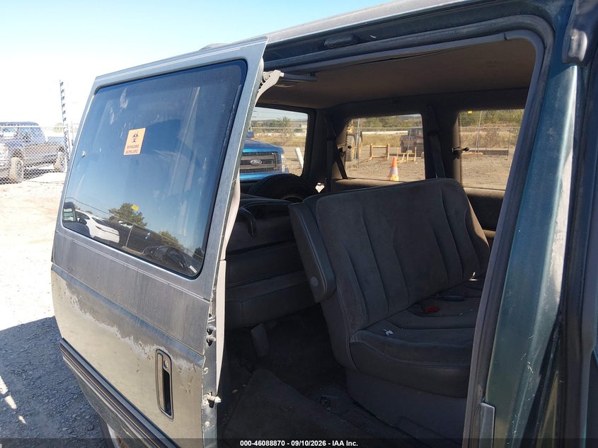 1993 DODGE CARAVAN auction photo 8