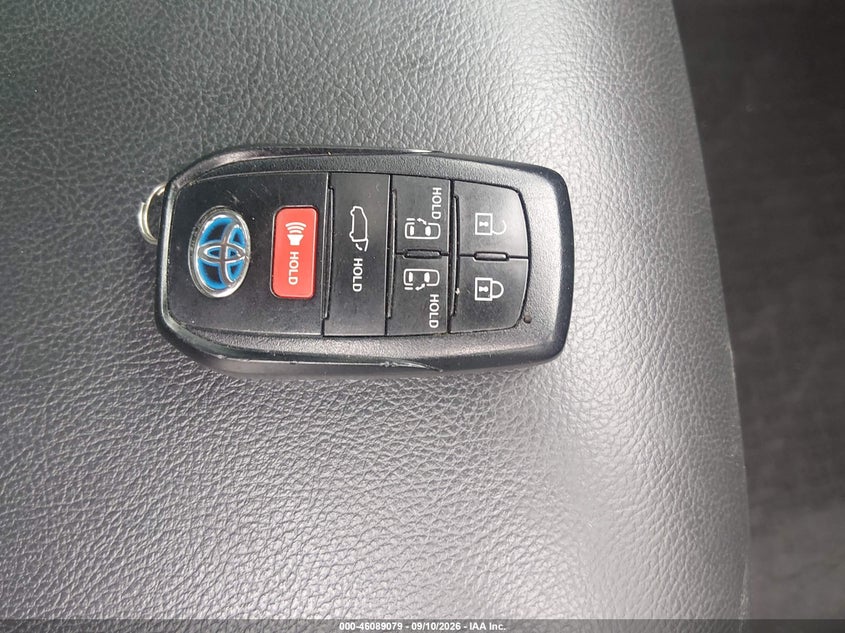 TOYOTA SIENNA - zdjęcie 11