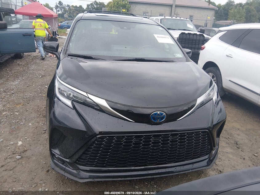 TOYOTA SIENNA - zdjęcie 12