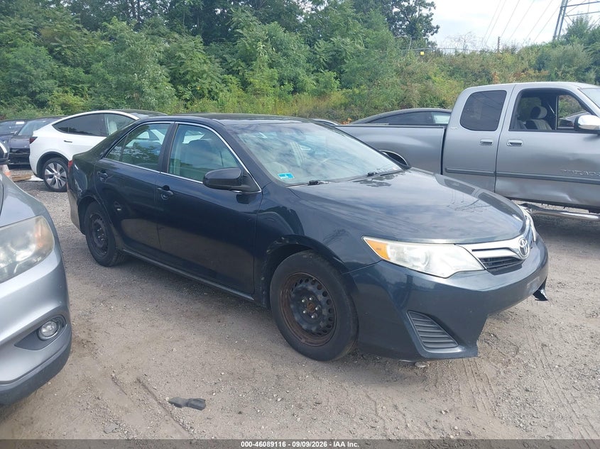 2013 TOYOTA CAMRY auction photo 1