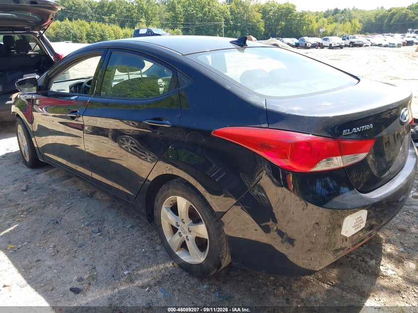 2013 HYUNDAI ELANTRA auction photo 3