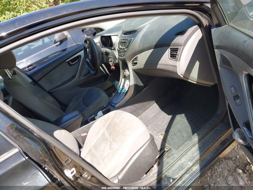2013 HYUNDAI ELANTRA auction photo 5