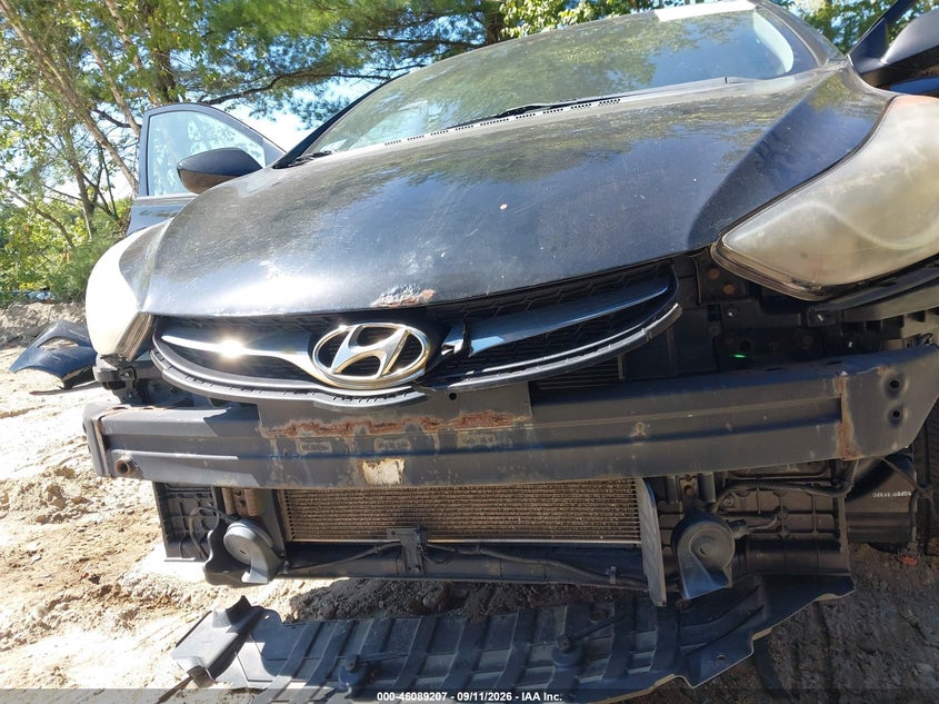 2013 HYUNDAI ELANTRA auction photo 6