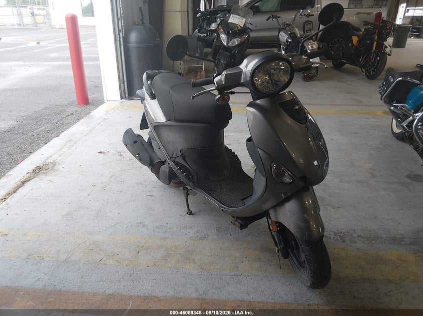 2017 Genuine Scooter Co. Buddy