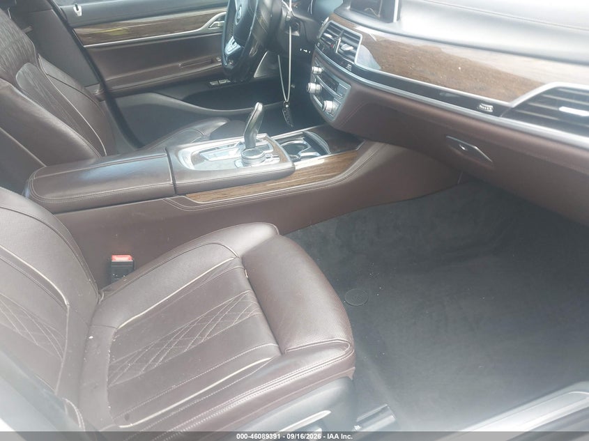 Фото 5 - BMW 750I