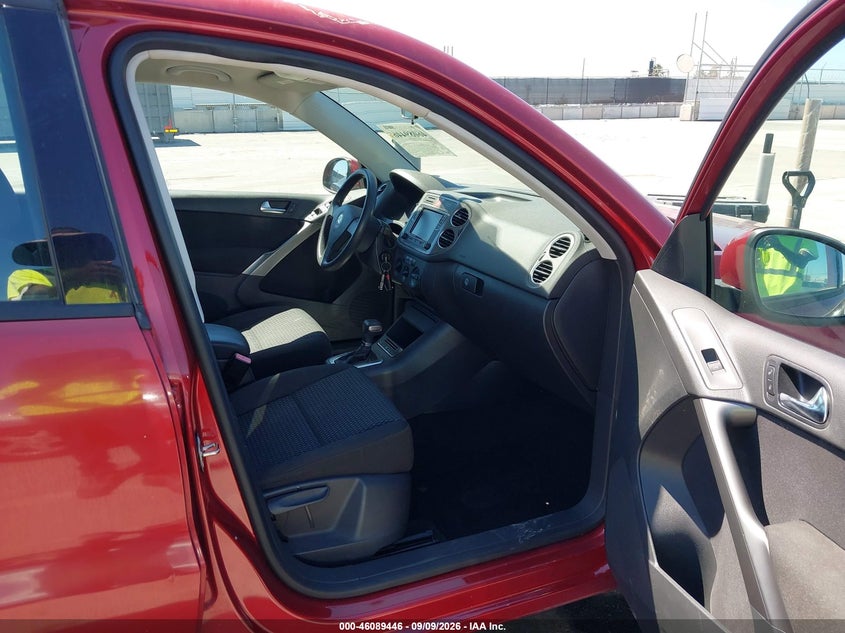 2009 VOLKSWAGEN TIGUAN auction photo 5