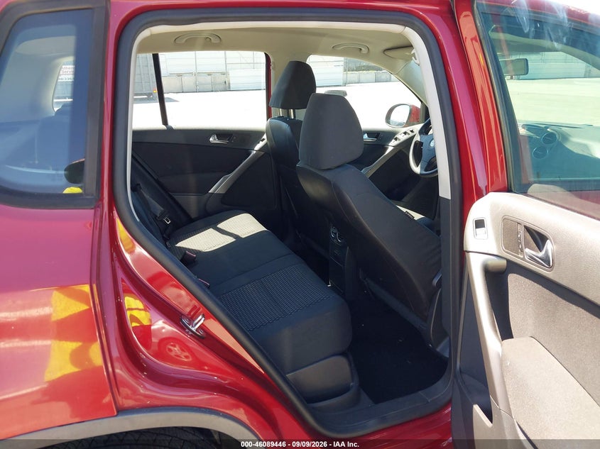 2009 VOLKSWAGEN TIGUAN auction photo 8