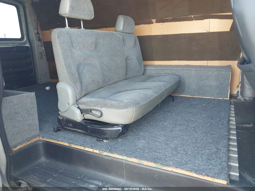 CHEVROLET EXPRESS 2005 VIN 1GCFG15T151211823