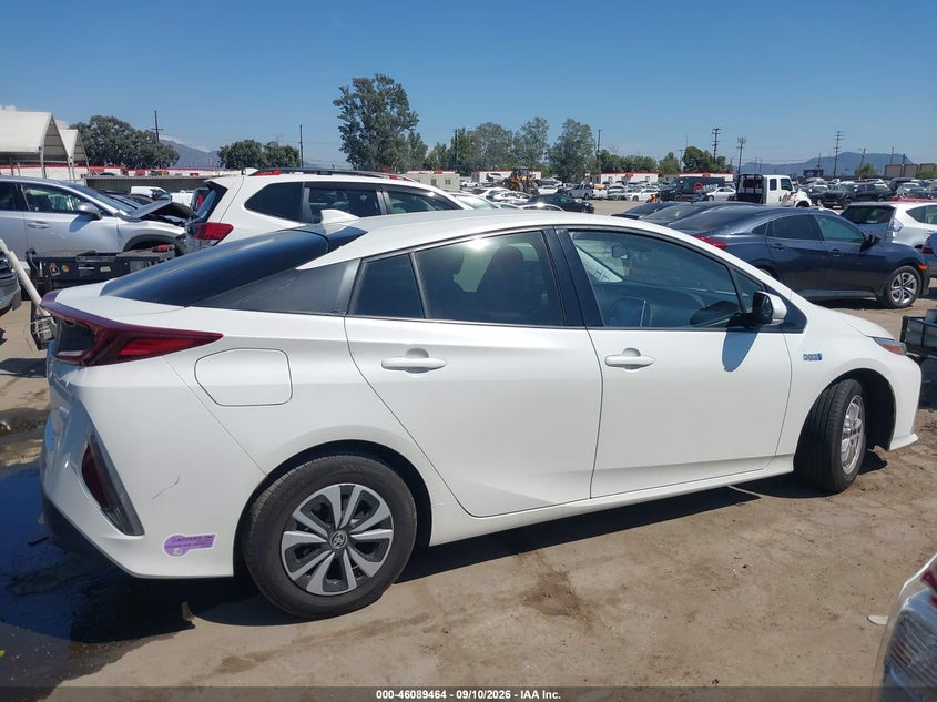 TOYOTA PRIUS PRIME - zdjęcie 13