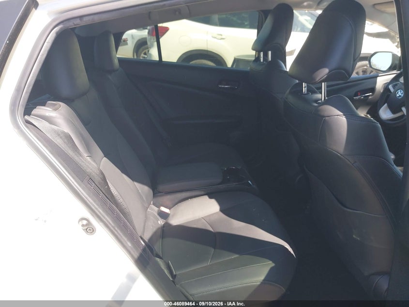 TOYOTA PRIUS PRIME - zdjęcie 8