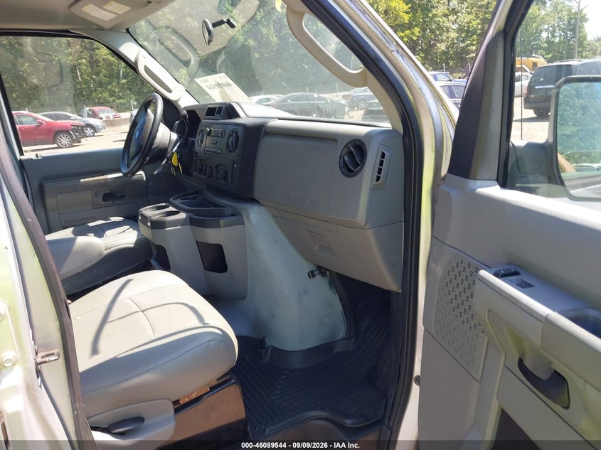 2013 FORD E-250 auction photo 5