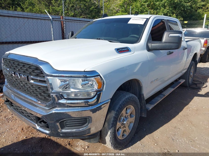 Vin: 3c6ur5dj8pg649100, lot: 46589581, ram 2500 big horn  4x4 6'4 box 20232