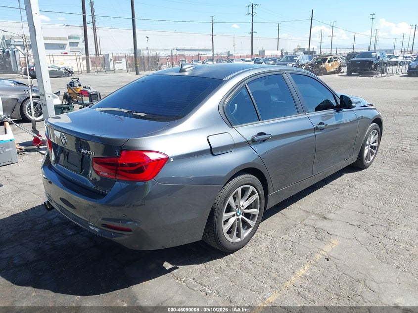 Vin: wba8e1g58gnt37425, lot: 46589615, bmw 320i 20164