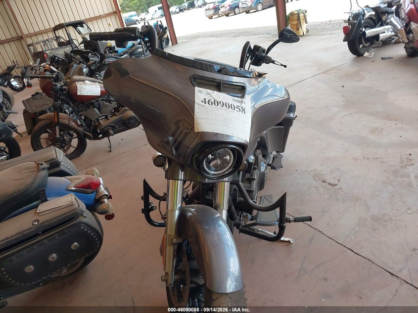 HARLEY-DAVIDSON FLHX 2014