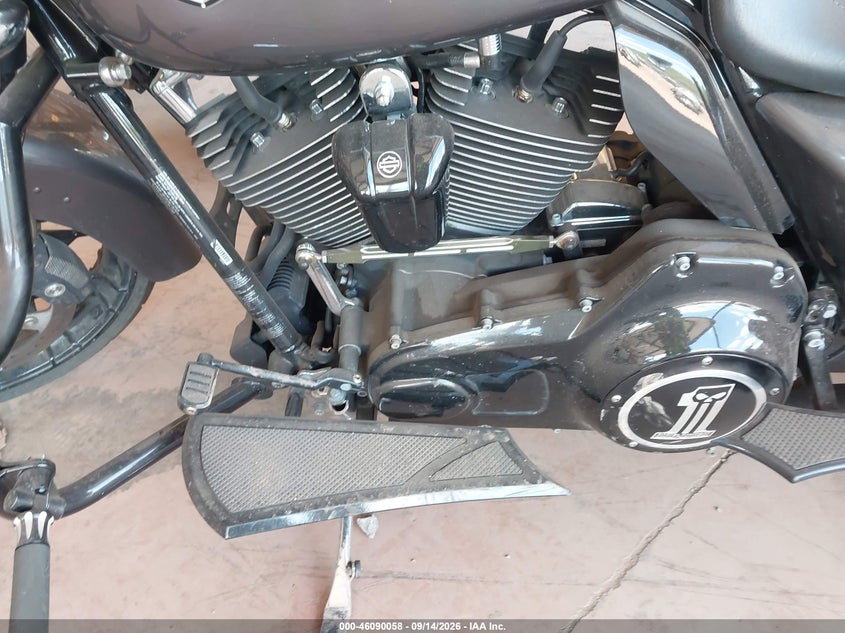 HARLEY-DAVIDSON FLHX 2014