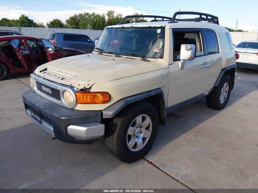 2008 TOYOTA FJ CRUISER auction photo 2