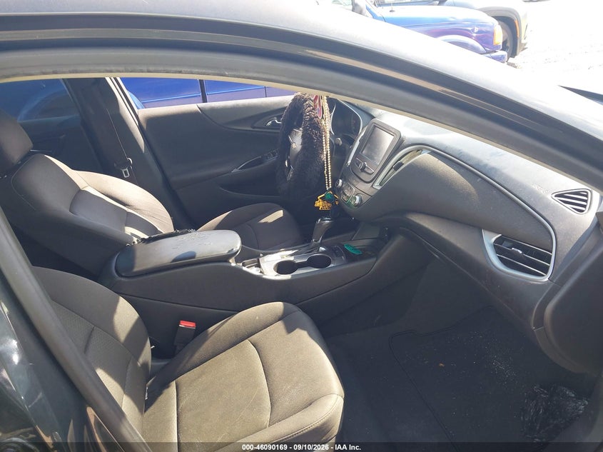 2017 CHEVROLET MALIBU auction photo 5
