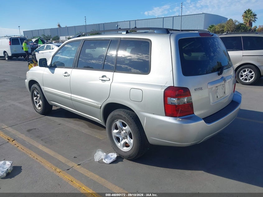 2004 TOYOTA HIGHLANDER auction photo 3