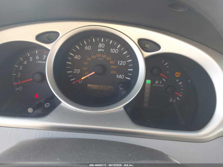 2004 TOYOTA HIGHLANDER auction photo 7