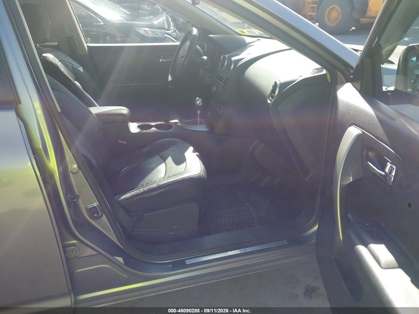 2010 NISSAN ROGUE auction photo 5