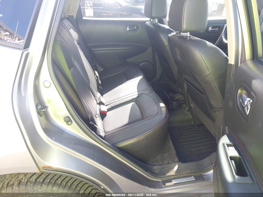 2010 NISSAN ROGUE auction photo 8