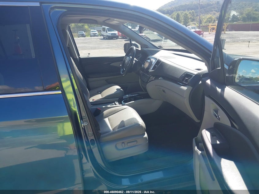 2017 HONDA PILOT auction photo 5