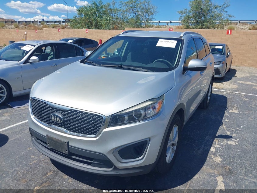 2017 Kia Sorento, Normal Wear & Tear, IAAI, VIN 5XYPG4A36HG264355 — photo 2