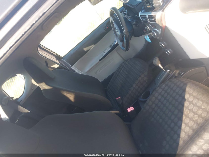 2012 SCION IQ · Photo 5