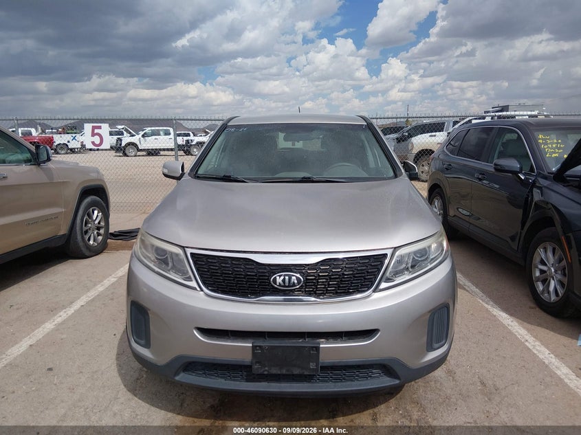 2015 KIA SORENTO auction photo 6