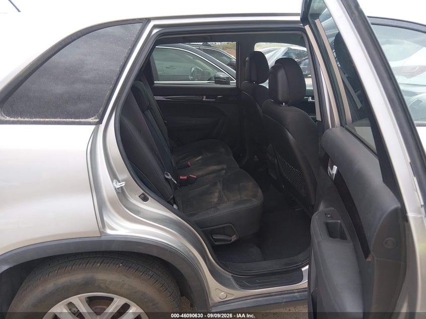 2015 KIA SORENTO auction photo 8
