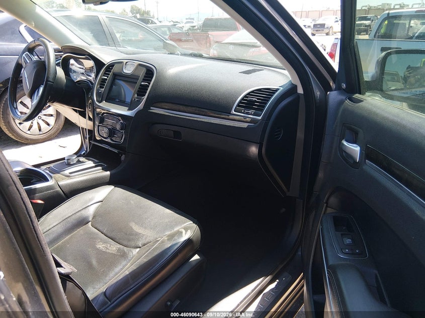 2017 CHRYSLER 300C auction photo 5